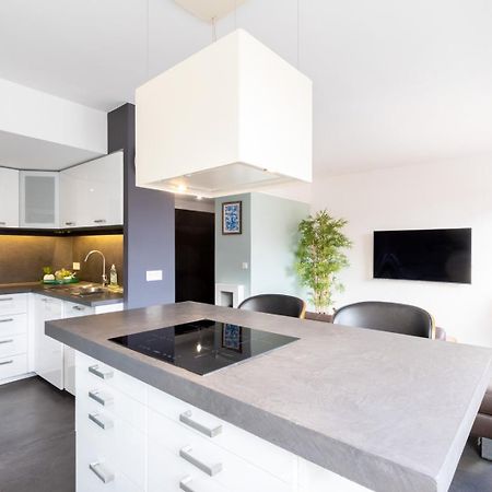 Hypercentre: Apartment Near Station With Parking Лил Екстериор снимка