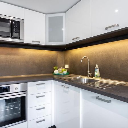 Hypercentre: Apartment Near Station With Parking Лил Екстериор снимка